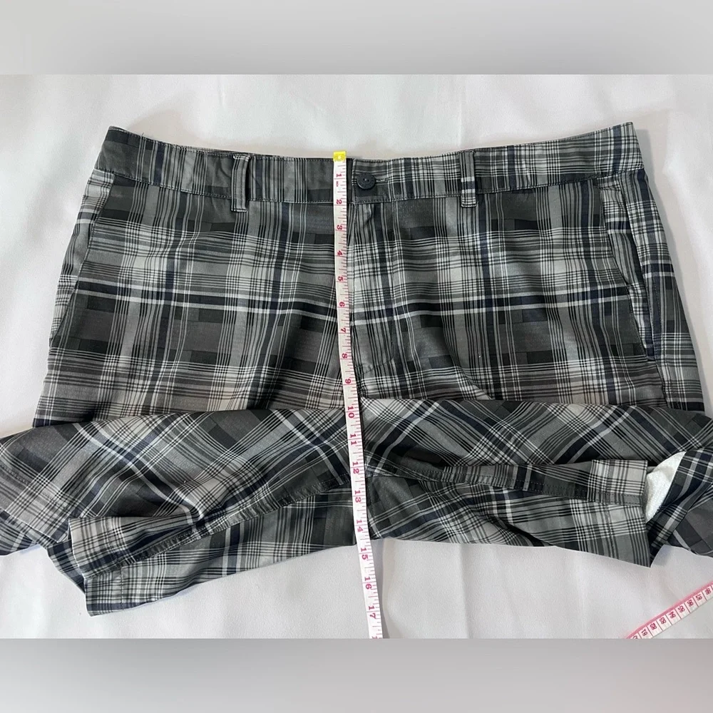 The North Face Shorts Mens 40 Black Gray‎ Plaid Checks Flat Front Zipper Pocket